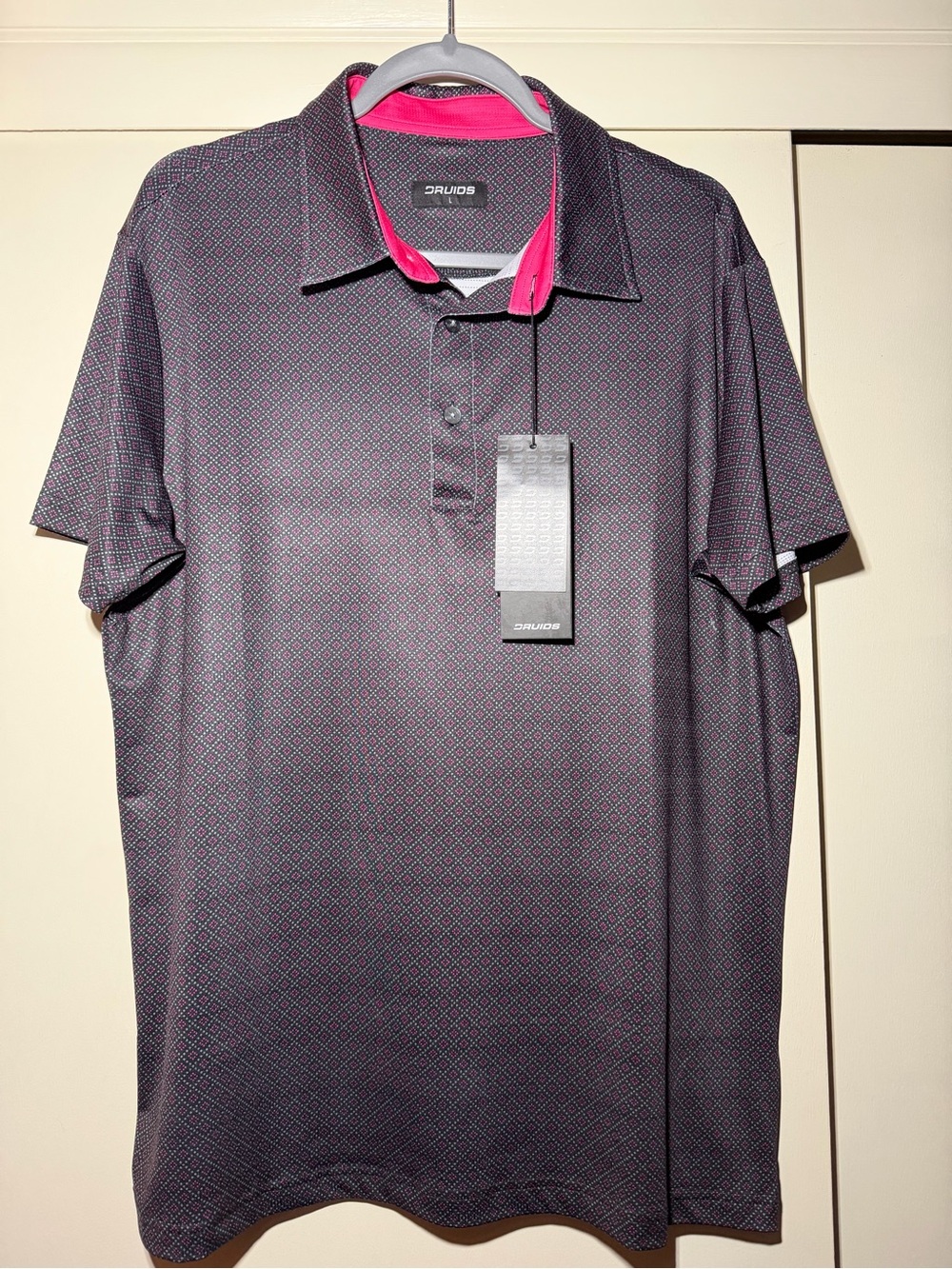 Druids Men's Short Sleeve Polo Golf Shirt - Black and Pink size large NWT